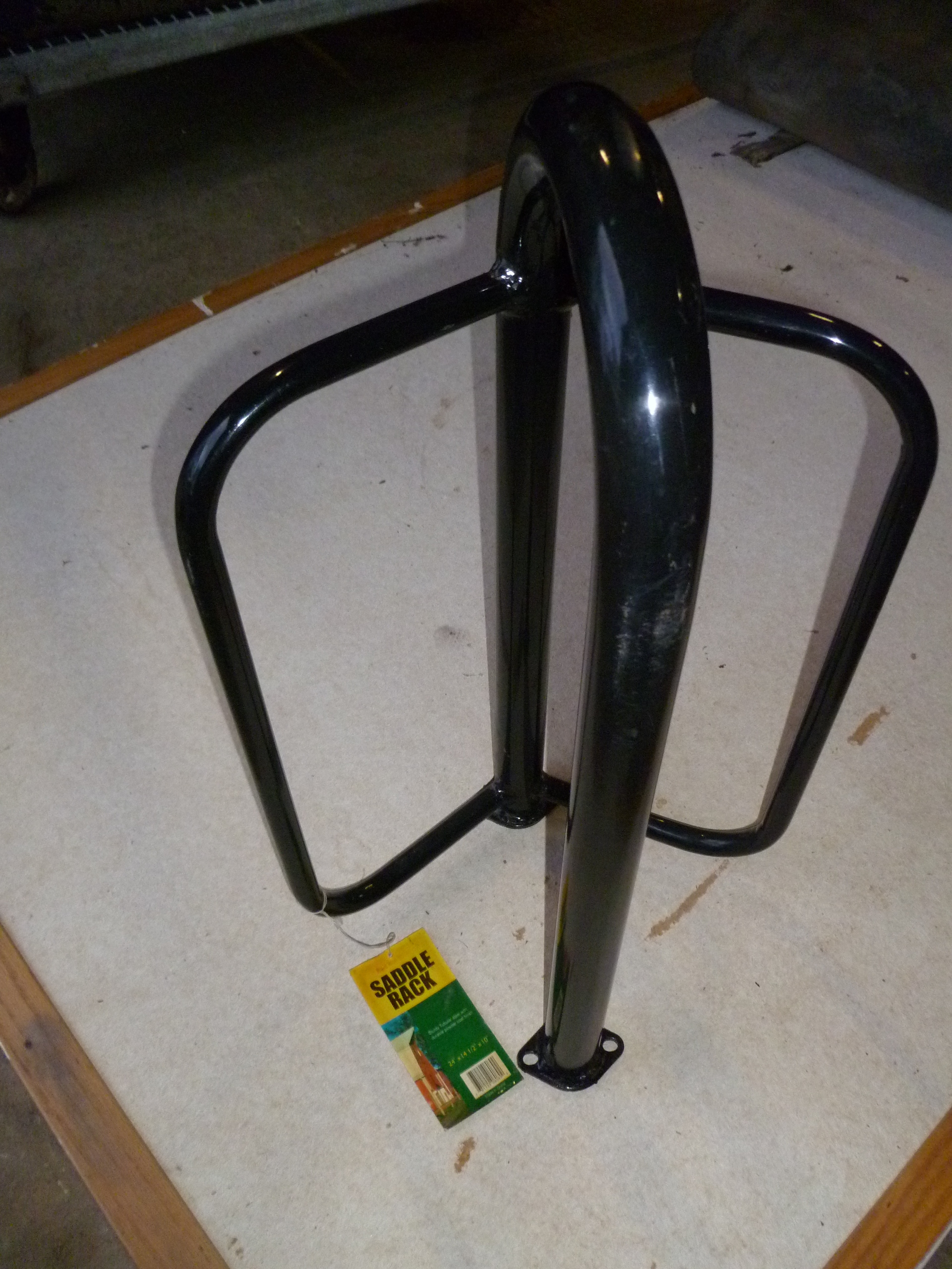 lot 40 image: Wall Mount Saddle Rack