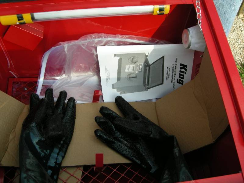 lot 9 image: NEW Sand Blaster Cabinet