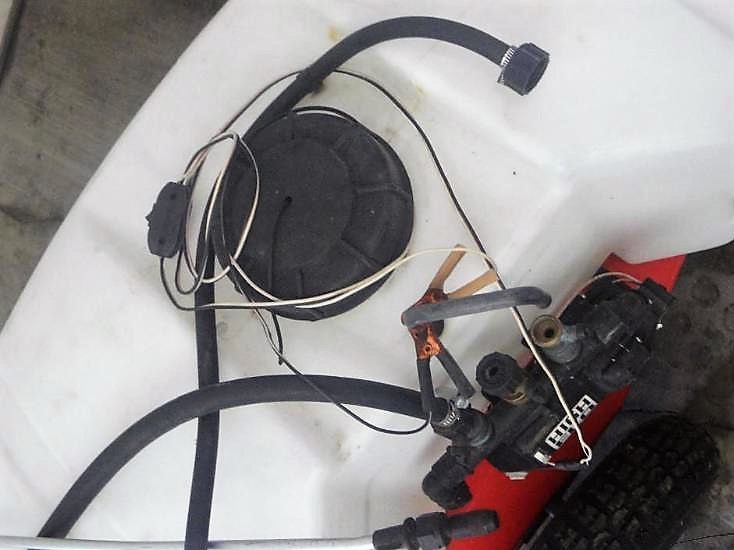 lot 5 image: Fimco Towable 12Volt  Sprayer System
