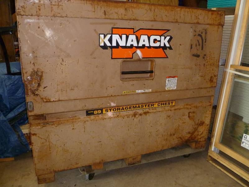lot 24 image: Large Knaack Job Box
