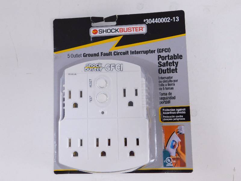 lot 22 image: GFCI 5 Outlet Adapter