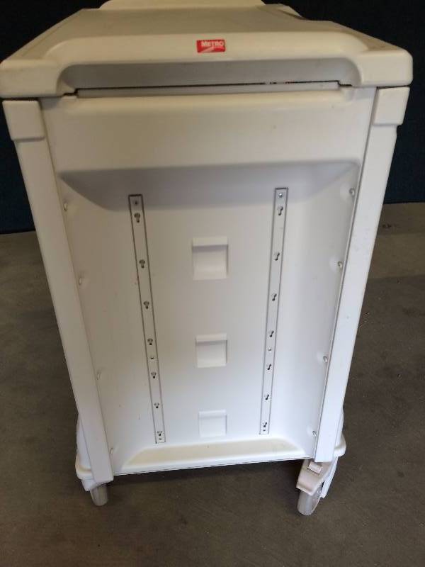 lot 66 image: Retails Used $300 Medical Metro Flexline AntiMicrobial Mobile Utility Crash Cart - No Drawers - Cart Only