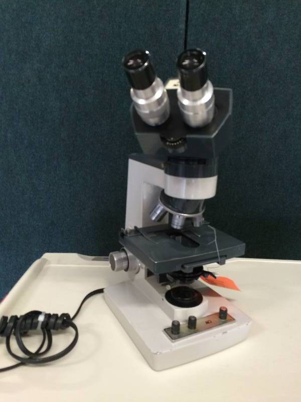 lot 80 image: WOW American OPtical AO One10 One-Ten Binocular Power Microscope With 4 Objectives - Excellent Condition