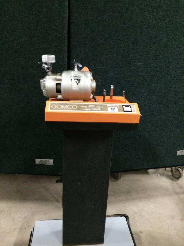 lot 90 image: Gomco Mobile 401 Suction Pump Aspirator - Tons Of Uses & In Nice Condition