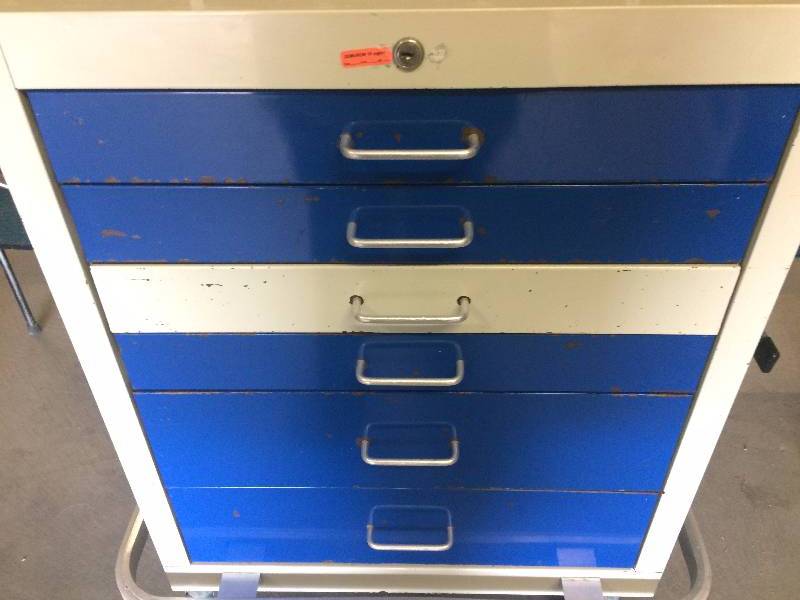 lot 55 image: Alert Mechanic Crafters Garage Craftsman Tool Organization Mobile Cart Multiple All Unlocked Drawers Bumper Guards This Is Medical Grade Folks &May be Last One - I want it
