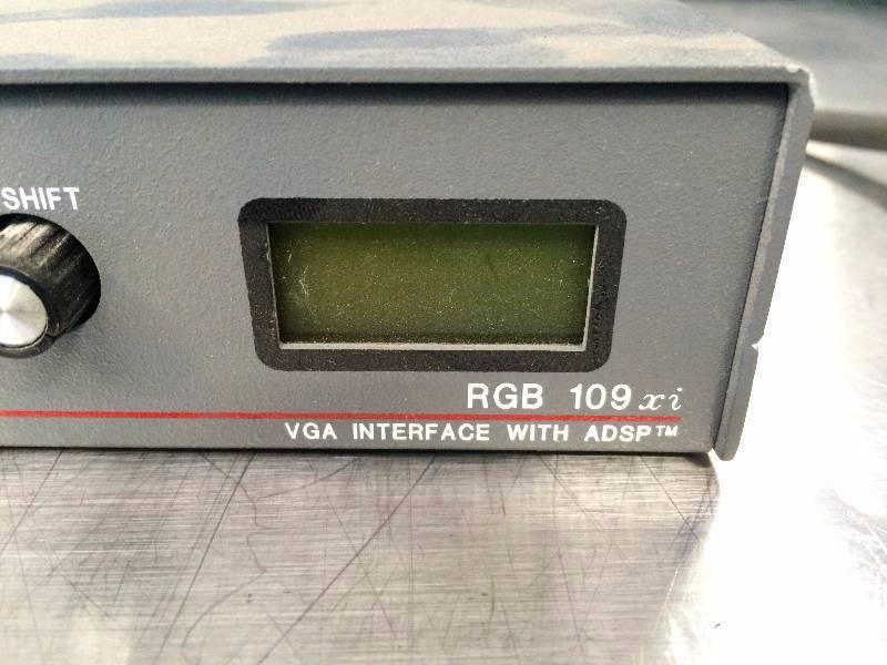 lot 1 image: Extron Electronics RGB 109xi VGA Computer Audio Video Analog Interface with ADSP - Super Working Condition