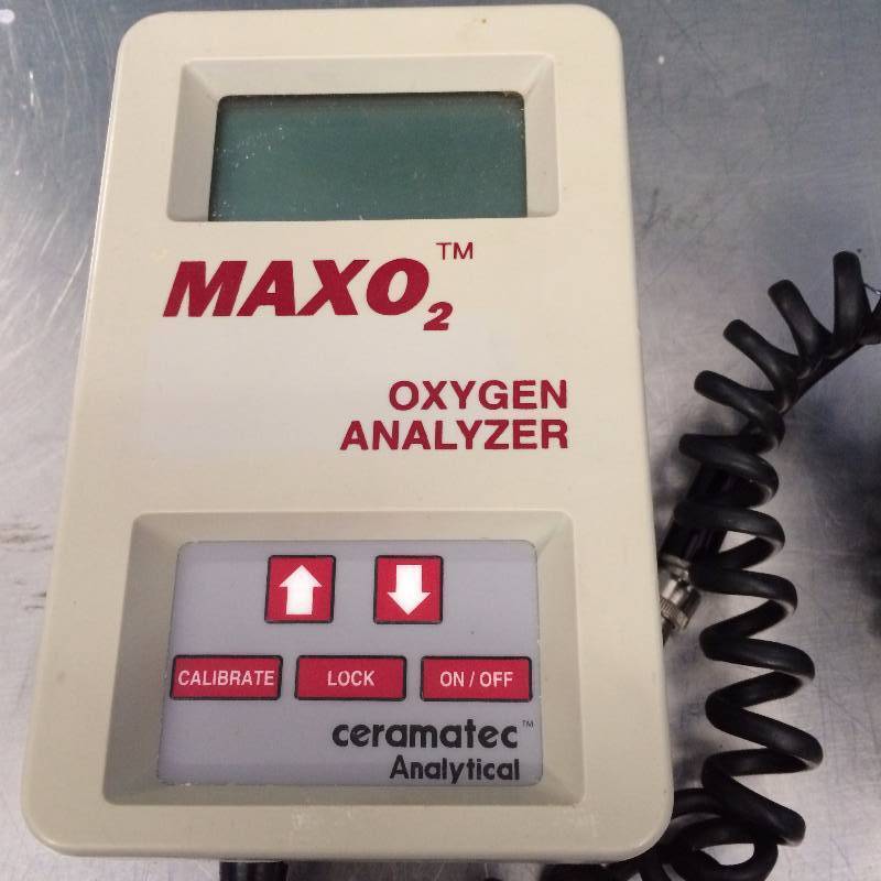 lot 5 image: Ceramatec OM-25AE MaxO2 Oxygen Analyzer - Super Working Condition