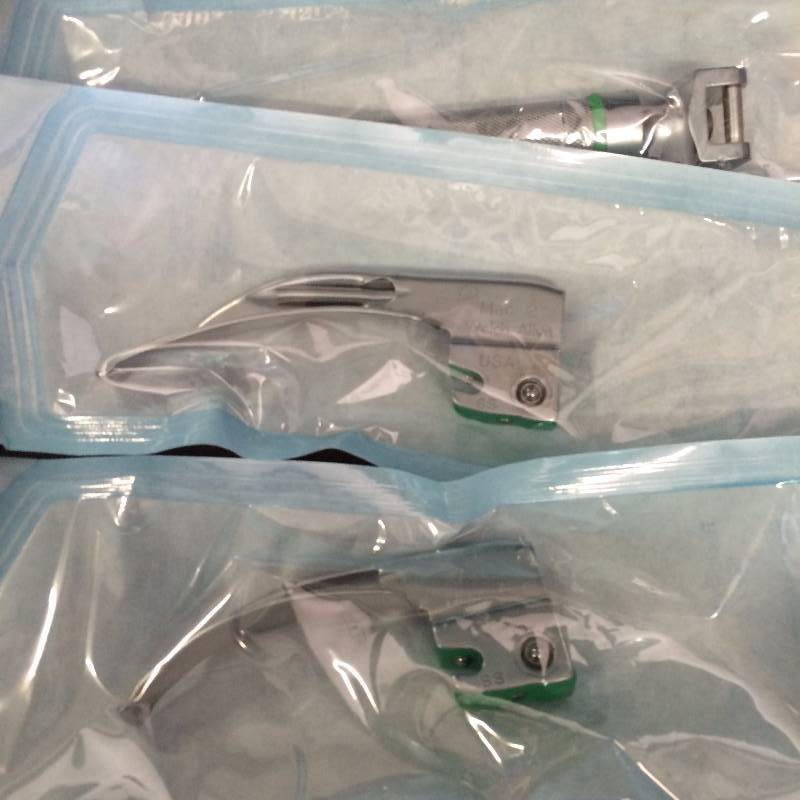 lot 19 image: Welch Allyn Curved MacIntosh Fiber Optic Laryngoscope Blades NEW IN PACKAGE Laryngoscopy Handles Throat Scopes