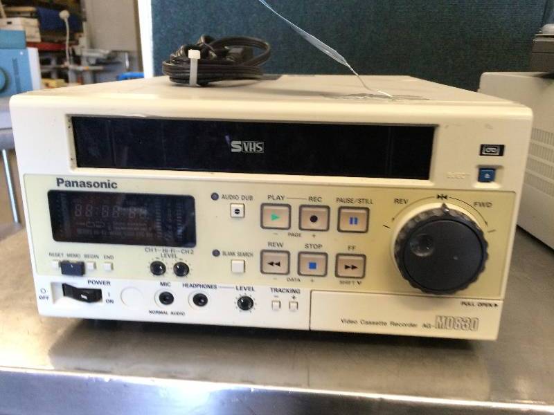lot 30 image: Panasonic AGMD830 (AG-MD830) Video Cassette Recorder - Excellent Condition
