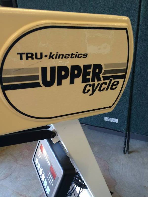 lot 39 image: TRU-Kinetics Upper Cycle Aero 841 UBE Upper Body Ergometer Physical Therapy Unit - Super Nice Condition