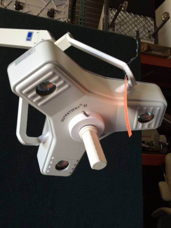 lot 45 image: Philips-Burton Flexible Arm Lift Outpatient II Light- OPII - Like New Condition