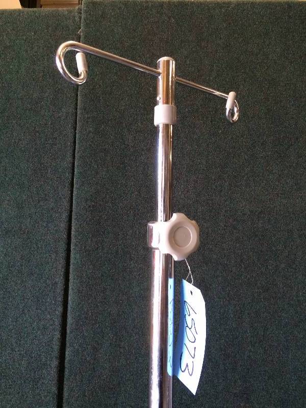lot 46 image: Retails Used $250 MEdical Grade HEavy Duty Stainless Steel Height Adjustable Telescoping Deluxe 2-Ram Hook I.V. Stand IV Pole 6 Wheel Mobile Rolling I V - Many Other Uses For this Stand - Excellent