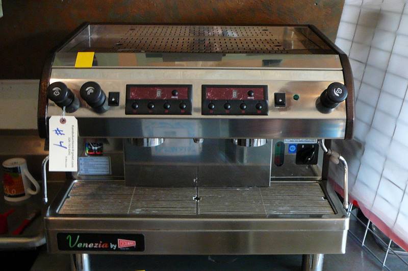 lot 4 image: Commercial Grade 2 Group Espresso Machine