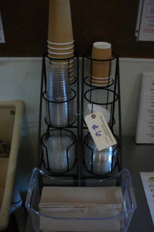 lot 6 image: Black Metal Cup & Lid Rack