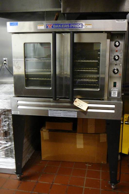lot 20 image: Commercial Grade Gas Stackable Convection Oven