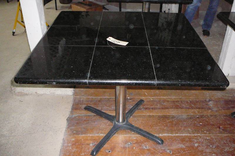 lot 29 image: Dining Table