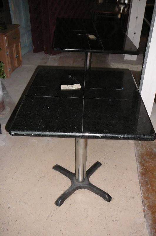 lot 34 image: Dining Table