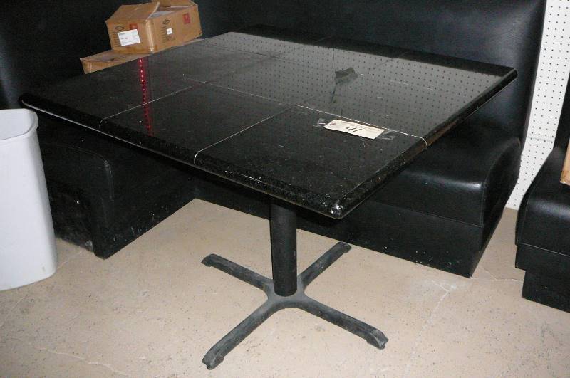 lot 41 image: Dining Table