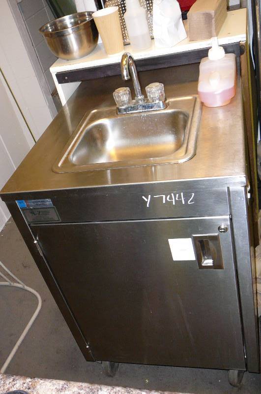 lot 57 image: Sink Nsf Like New