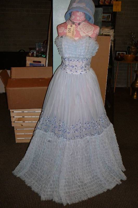 Vintage Outfit & Female Mannequin Torso