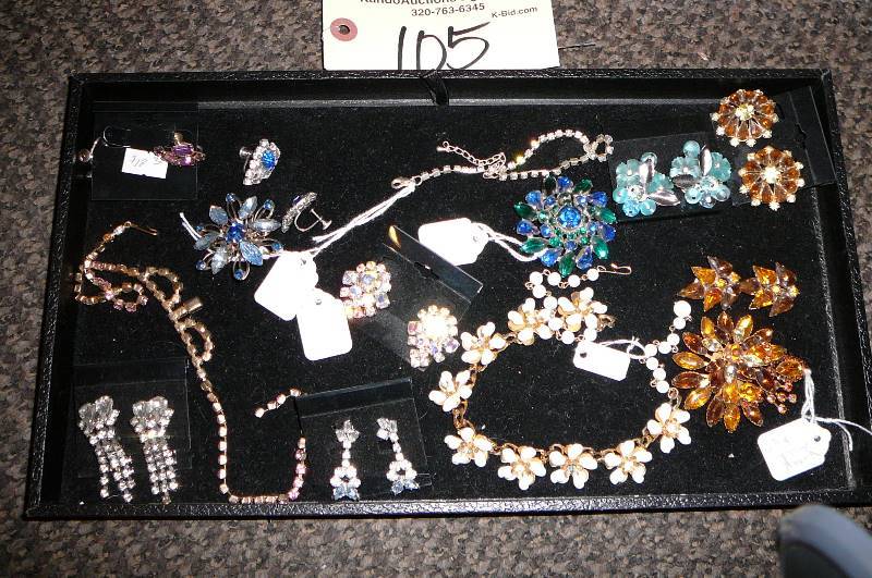 Lot of Vintage Jewelry