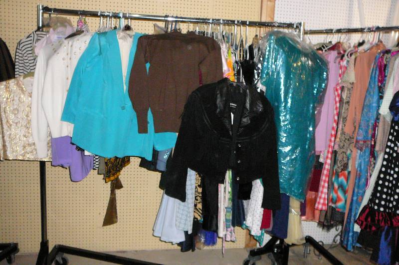 Lot of Vintage Clothing & Adjustable Metal Display Clothes Rack
