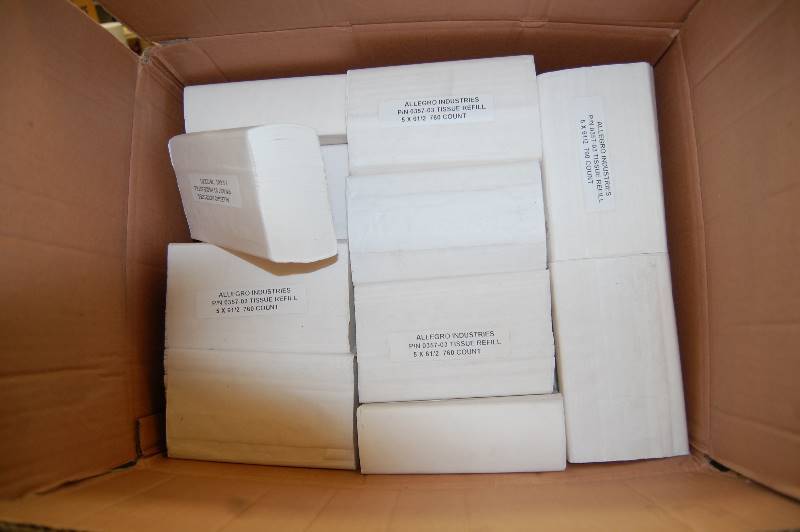 Case of eye glass wipes
