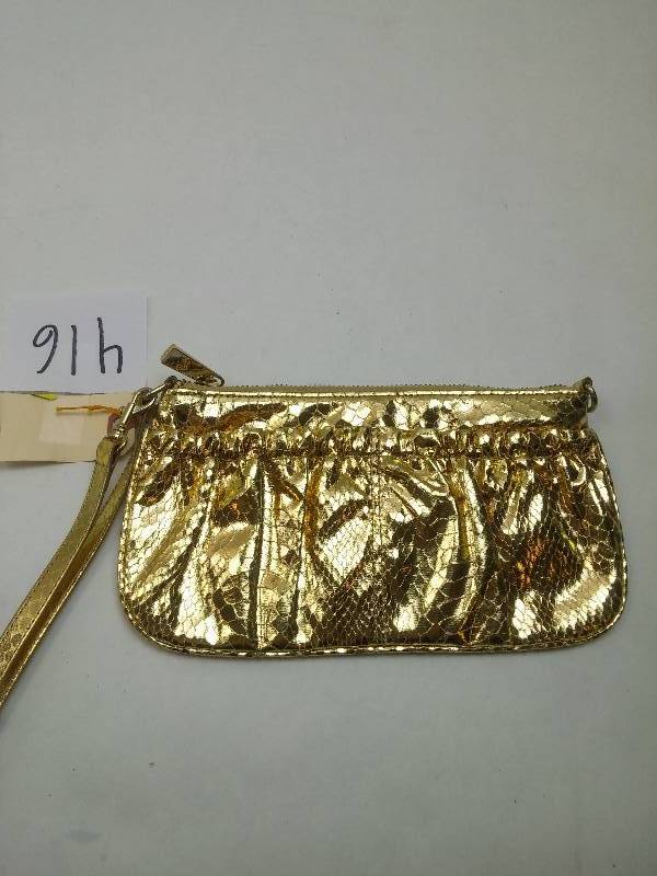 lot 416 image: Lot of 3 purses Express, Red, Plaid