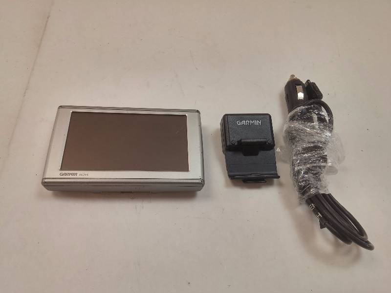 lot 810 image: Garmin nuvi 650NA 4.3 GPS Navigator GOOD WORKING CONDITION