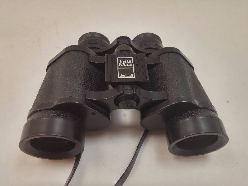 lot 812 image: Bushnell Expo I 7 X 35 358 ft FOV Binoculars GOOD WORKING CONDITION