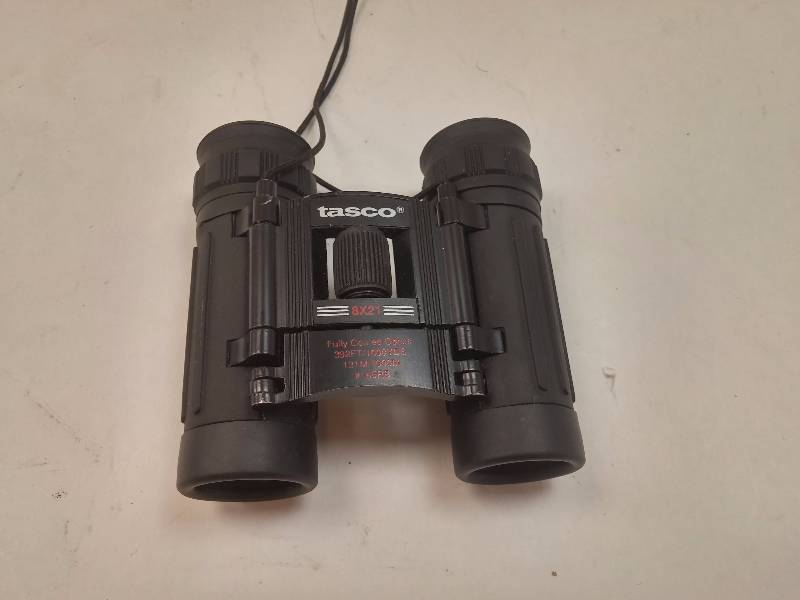 lot 815 image: Tasco 8 X 21 Binoculars GOOD WORKING CONDITION