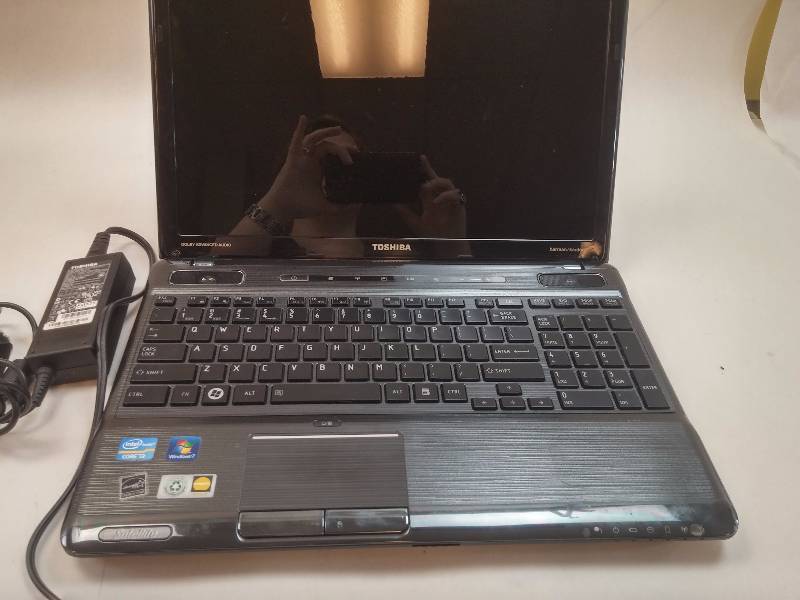 lot 822 image: Toshiba Satellite P755-S5215 15.6 Laptop Computer WORKS - BAD KEYBOARD