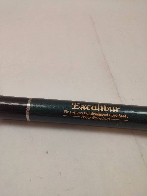 lot 850 image: Excalibur Power-bonded Solid Wood Core Fiberglass Clad Pool Cue GOOD CONDITION