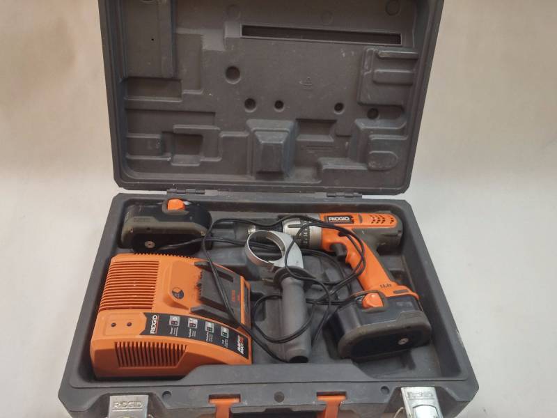lot 853 image: Ridgid R83001 38 14.4V Drill  Driver GOOD WORKING CONDITION