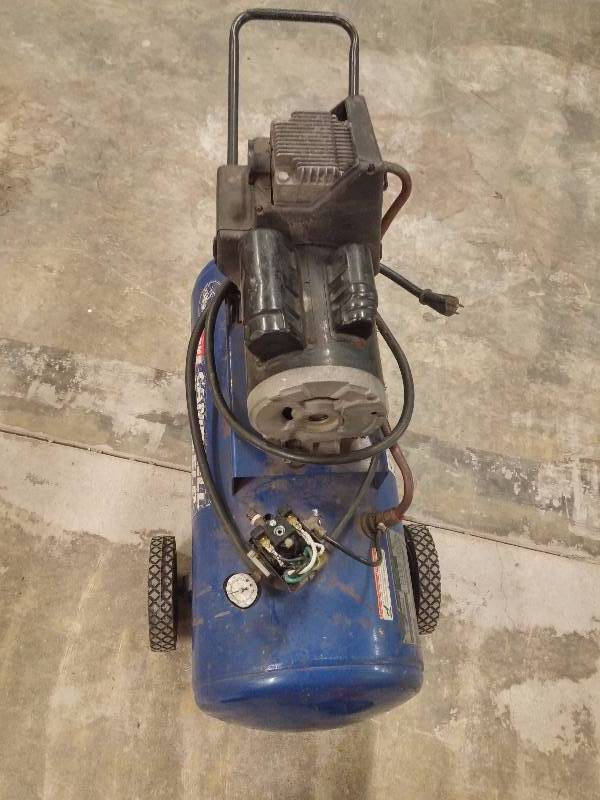 lot 857 image: Campbell Hausfeld WL604006AJ Portable Air Compressor NOT WORKING - SEE DESCRIPTION