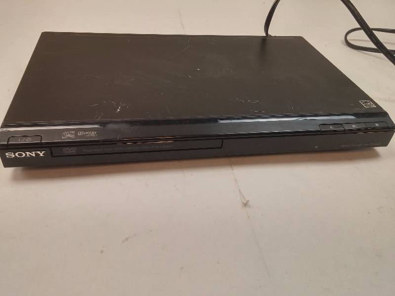 lot 864 image: Sony DVP-SR200P DVD Player BROKEN EJECT BUTTON