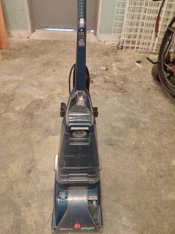 lot 880 image: Hoover F5915905 12 Amps SteamVac SpinScrub Carpet Cleaner with Clean Surge GOOD WORKING CONDITION
