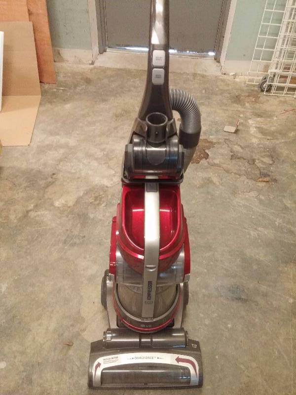 lot 883 image: LG Kompressor LUV200R 12 Amps Pet Care Upright Vacuum GOOD WORKING CONDITION