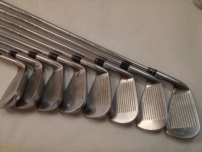 lot 635 image: Lot of 8 Calloway Diablo Irons with Pitching Wedge