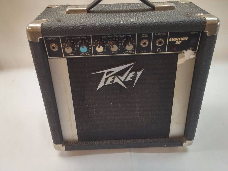 lot 909 image: Peavey Audition 20 Guitar Amplifier GOOD WORKING CONDITION