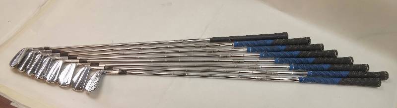 lot 616 image: Lot Of 8 Nike Tiger Woods Iron set 3-8 and P Wedge Good Condition