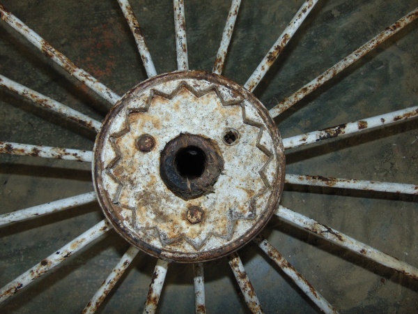 lot 3 image: (2) Vintage Wagon Wheels