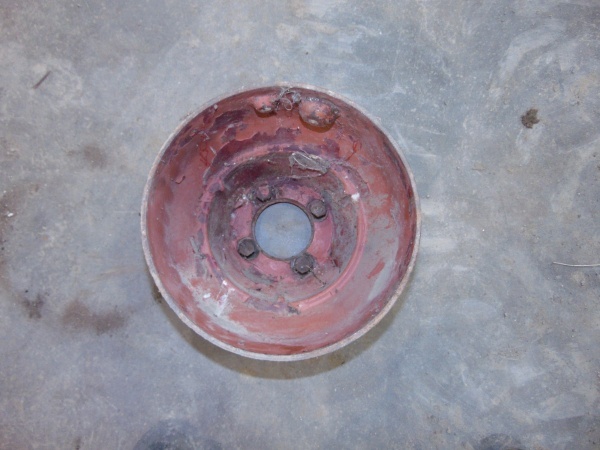 lot 11 image: Tractor Belt Pulley