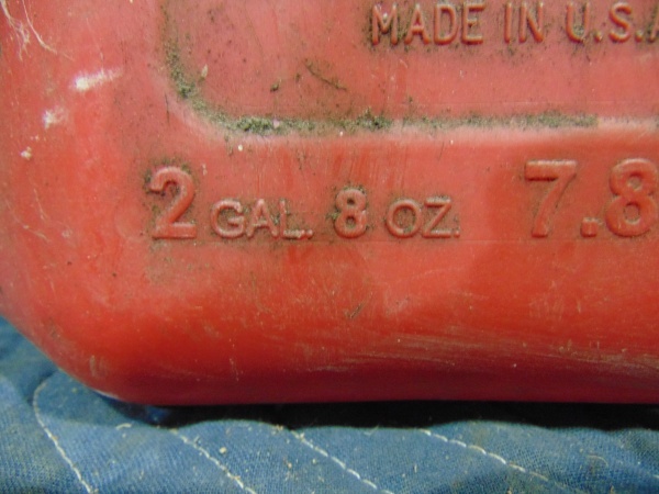 lot 25 image: 2 Gallon 8 OZ Gas Gas