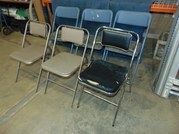 lot 26 image: (6) Folding Chairs