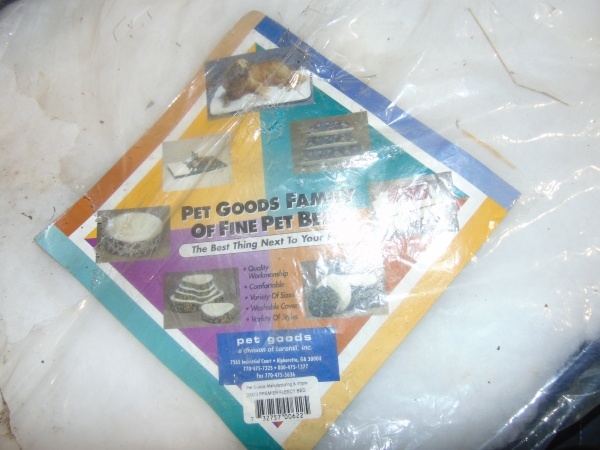 lot 35 image: Pet Pillow