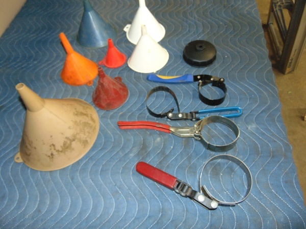 lot 47 image: Oil Change Tools