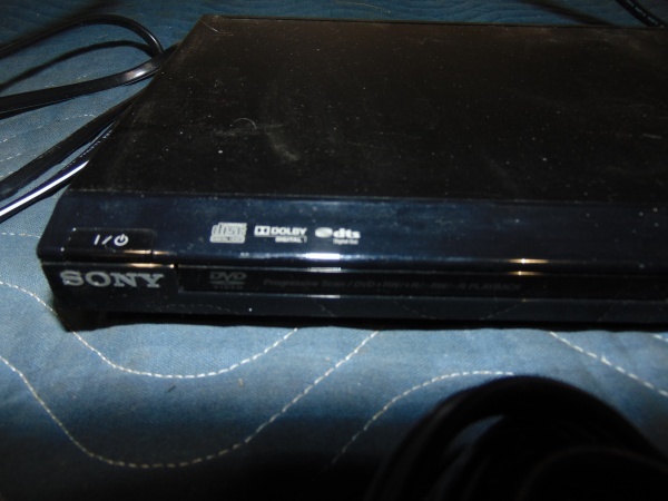 lot 51 image: Sony DVD Player With Remote