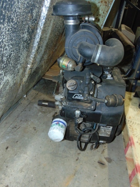 lot 63 image: 27 Hp Kohler 4-Stroke Engine
