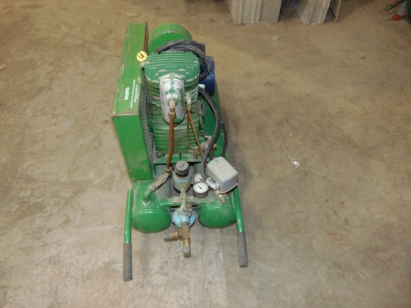 lot 79 image: Carlson Systems Electric Wheelbarrow Air Compressor
